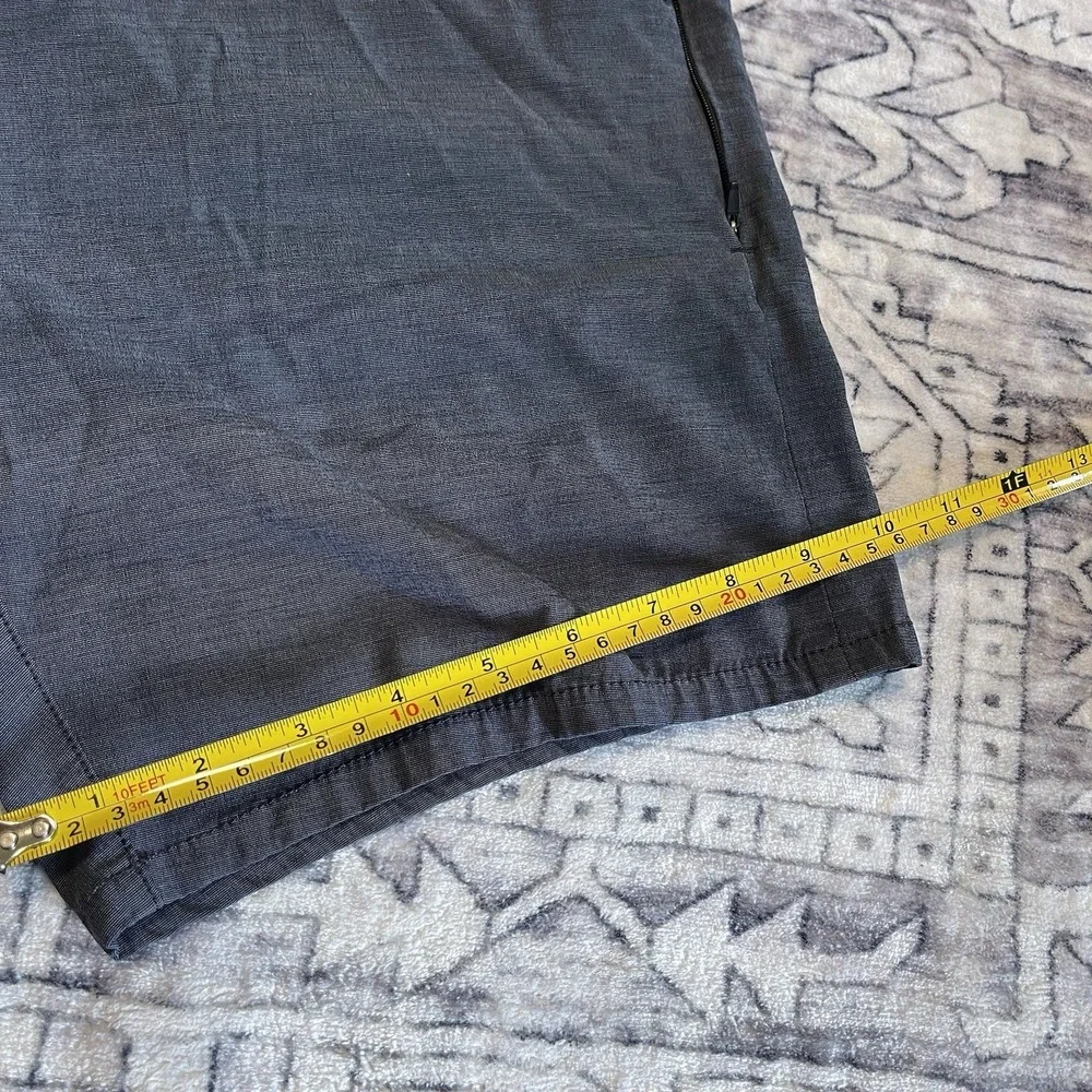 Vuori Aim Shorts Mens Medium Charcoal Grey V386 Performance Golf Travel Shorts
